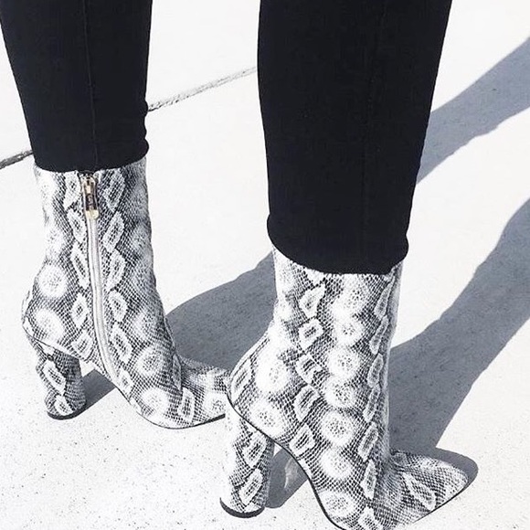 🆕 Bryce Vegan Snake Skin Print Ankle Booties - Picture 6 of 8